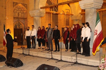 گروه کر آرپا به زبان فارسی و ارمنی برنامه اجرا می‌کند	